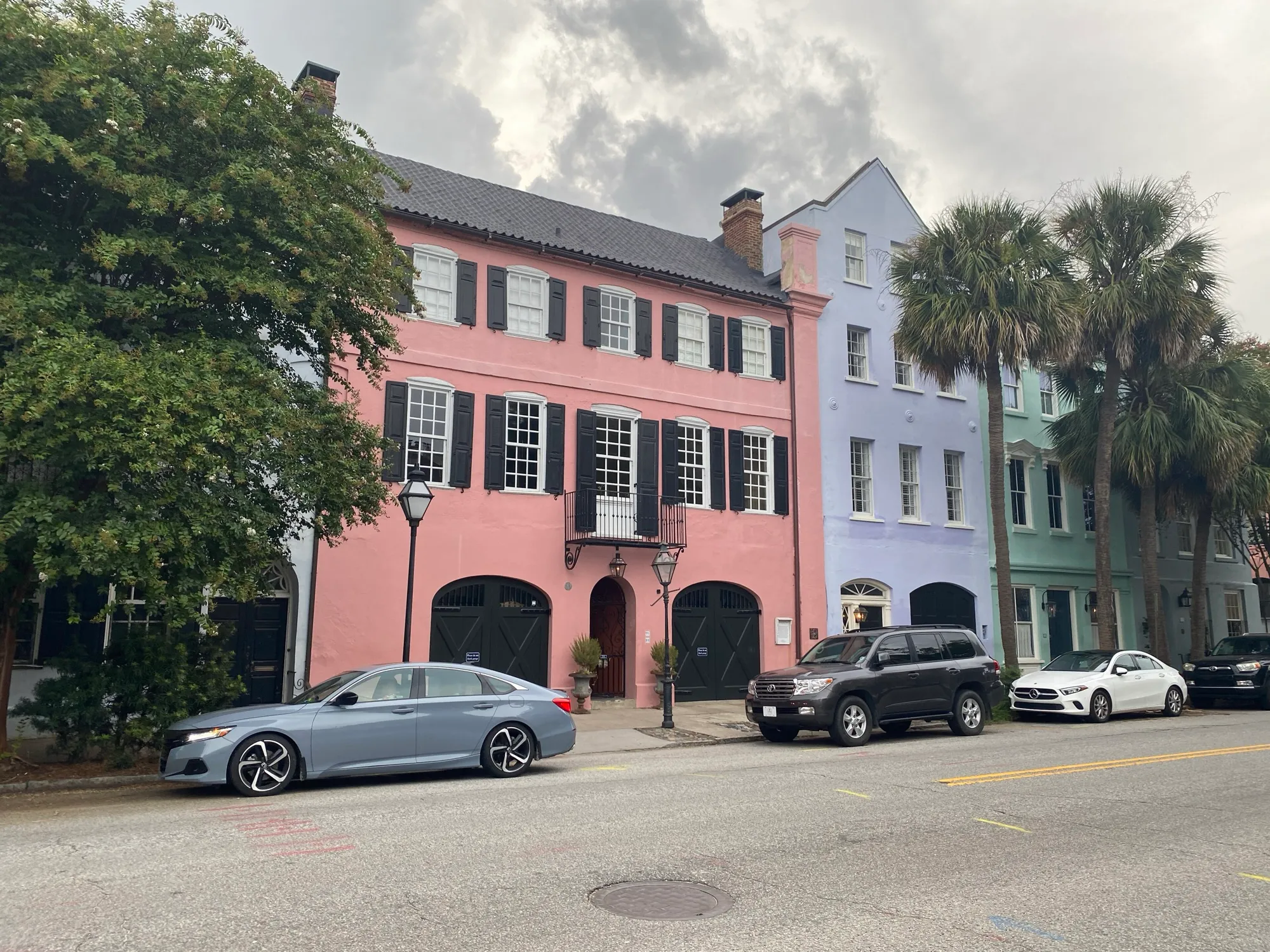 The pastel houses of Rainbow Row in Charleston